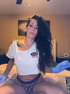 Snapshot of Entreprescrewers chatting on November 2025 12:13:02 AM Entreprescrewers online show from November 2025 12:13:02 AM