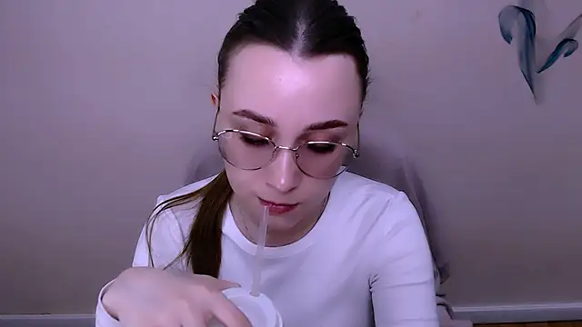 MillaTems  online show from April 2026 10:49:02 AM