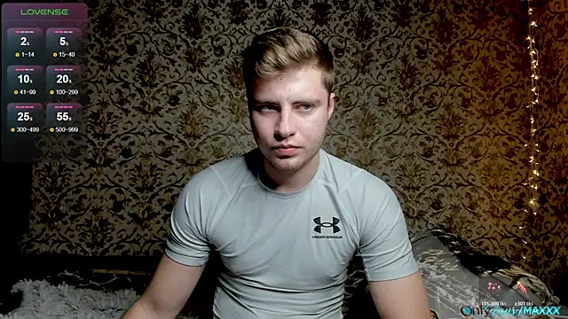 Maxhornyblondieman online show from December 2025 02:04:01 PM