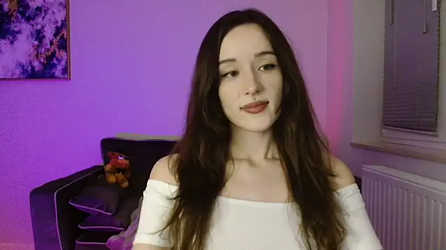 Tinybutt5368 online show from December 2025 08:26:01 PM