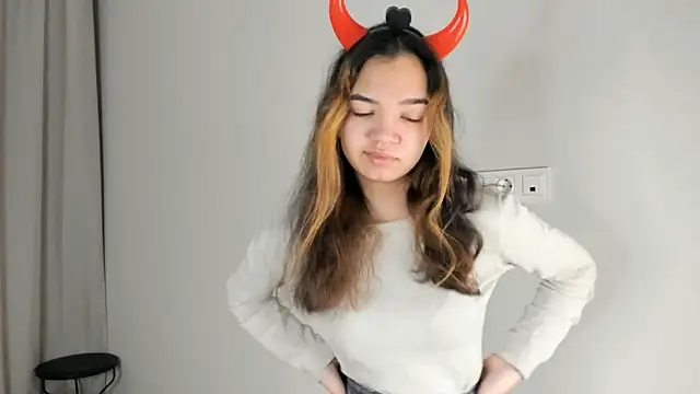 CoreenLuebbers online show from November 2025 06:36:02 AM