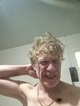 Snapshot of Hardwarelane67 chatting on April 2026 10:32:01 AM Hardwarelane67 online show from April 2026 10:32:01 AM