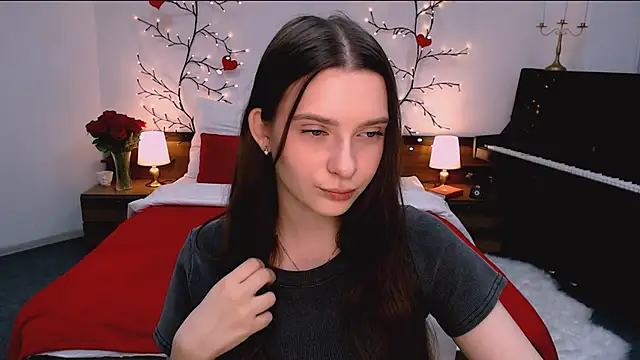 charming berry online show from November 2025 06:02:01 AM