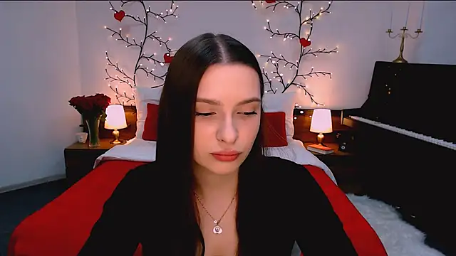 charming berry online show from December 2025 01:05:02 PM