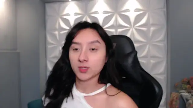 Snapshot of HorneyyQueen chatting on November 2025 12:16:01 PM HorneyyQueen online show from November 2025 12:16:01 PM