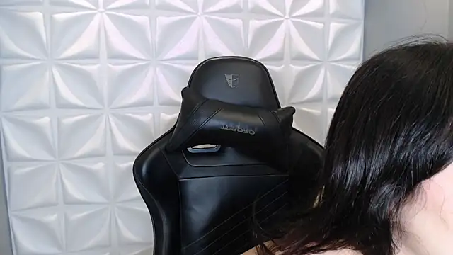 Snapshot of HorneyyQueen chatting on November 2025 12:40:01 PM HorneyyQueen online show from November 2025 12:40:01 PM