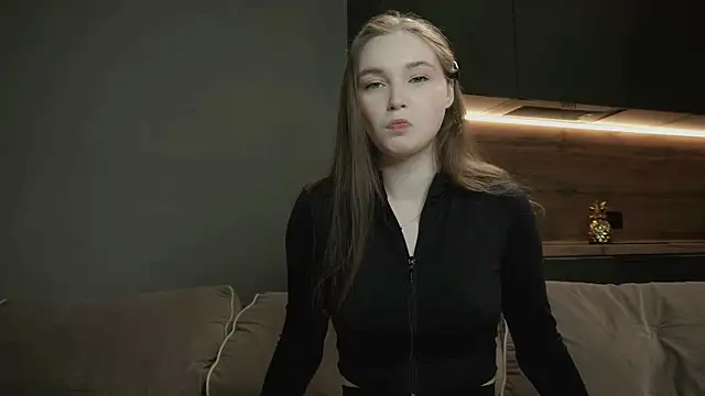 Eliravelvet online show from November 2025 05:15:02 PM