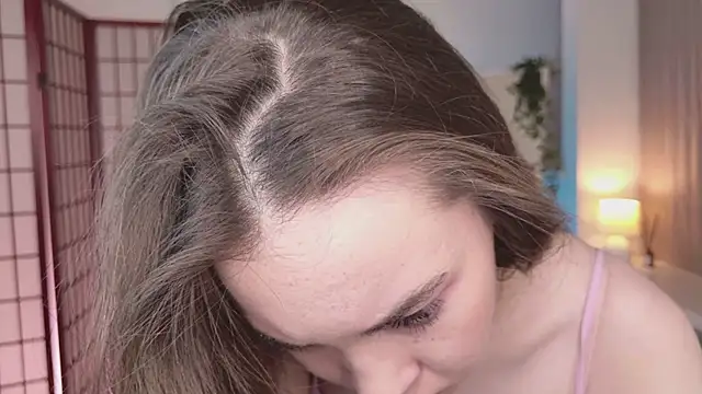 Snapshot of SilentLily chatting on November 2025 09:04:01 PM SilentLily online show from November 2025 09:04:01 PM