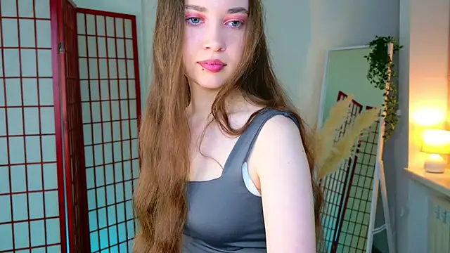 Snapshot of SilentLily chatting on November 2025 09:30:02 PM SilentLily online show from November 2025 09:30:02 PM