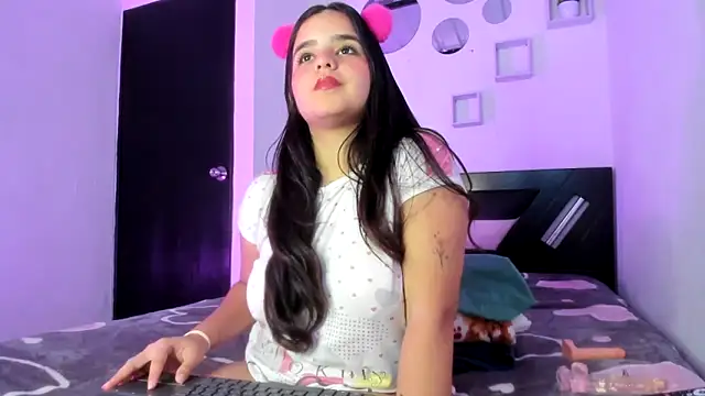 Babyhoney18 online show from December 2025 07:33:02 PM