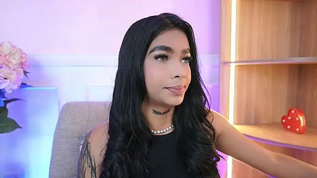 MeganLowell online show from April 2026 07:04:02 PM