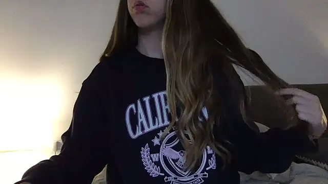 Martimartinaxx online show from April 2026 07:56:02 PM