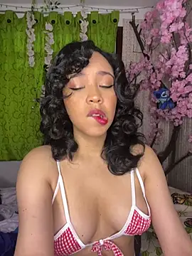 Esmerald 1111 online show from April 2026 10:10:01 AM