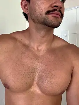 Snapshot of bigodeforte chatting on November 2025 06:42:02 PM bigodeforte online show from November 2025 06:42:02 PM