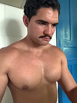 Snapshot of bigodeforte chatting on November 2025 03:03:02 PM bigodeforte online show from November 2025 03:03:02 PM