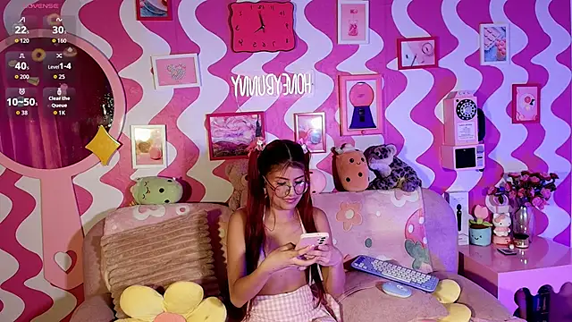 the girl with the red hai online show from November 2025 02:10:01 AM