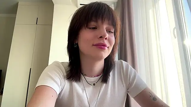 Snapshot of LollySimes chatting on November 2025 09:21:01 AM LollySimes online show from November 2025 09:21:01 AM