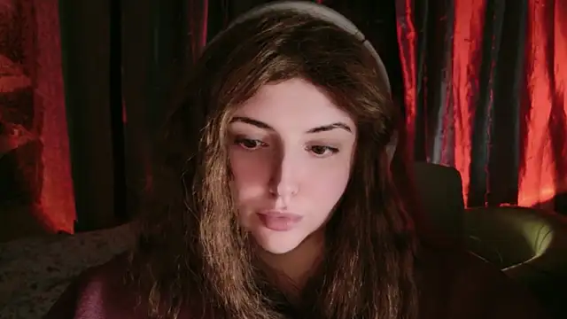 DaraSecret online show from December 2025 09:54:02 PM