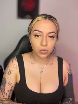 Snapshot of VeloraVyxen_ chatting on November 2025 07:07:02 PM VeloraVyxen online show from November 2025 07:07:02 PM