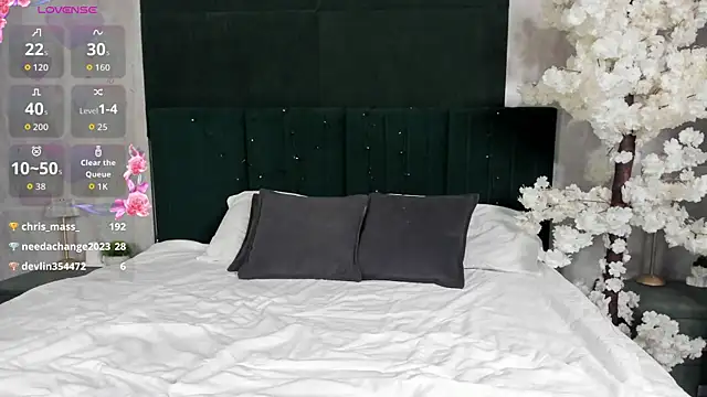 LiraRevery online show from June 2026 02:53:01 AM