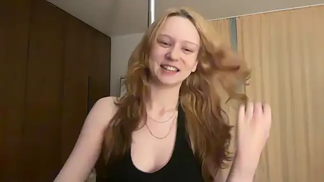 evelynnmaeee online show from April 2026 11:44:02 PM