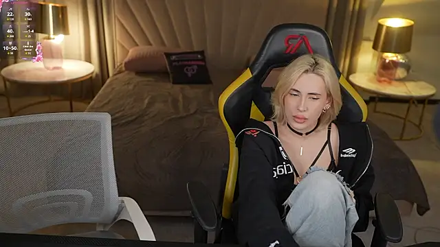 Kara cat online show from March 2026 03:48:01 PM