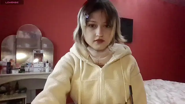 Snapshot of SkylaPorter chatting on November 2025 10:17:02 AM SkylaPorter online show from November 2025 10:17:02 AM