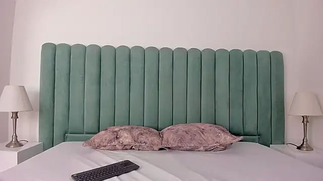 Emmalorez   online show from November 2025 11:43:02 AM