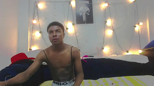 NoahJhonson69 online show from December 2025 07:40:02 PM