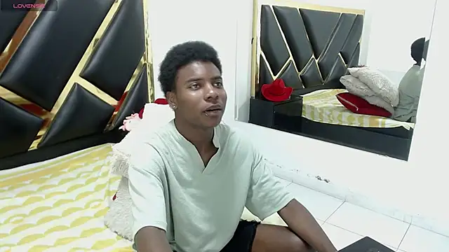 NoahJhonson69 online show from April 2026 11:31:02 AM