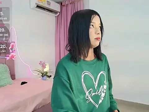 Snapshot of Luna_lexy04 chatting on December 2025 01:43:01 AM Luna lexy04 online show from December 2025 01:43:01 AM