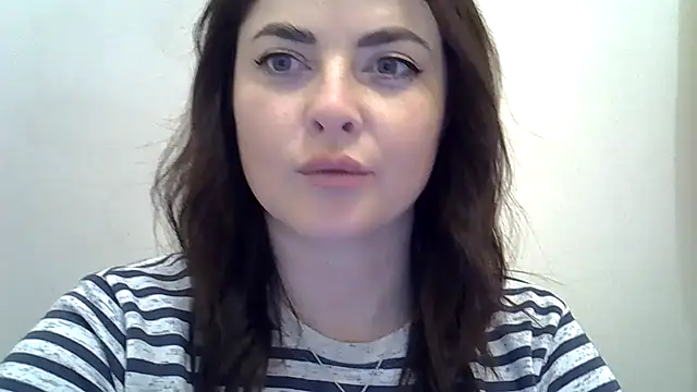 Darkroseq online show from November 2025 01:00:02 PM