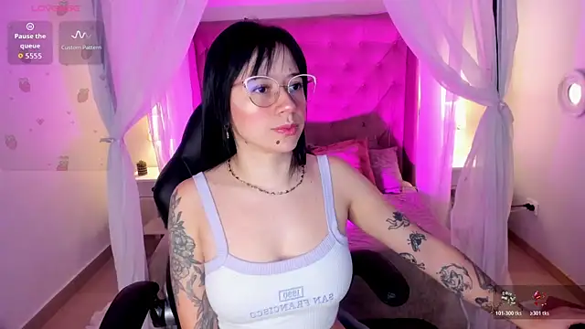 Annie Petters online show from July 2026 12:58:02 PM