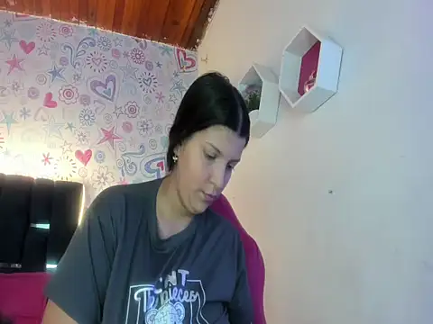 Snapshot of ISA_RIVAS chatting on November 2025 12:06:01 PM ISA RIVAS online show from November 2025 12:06:01 PM