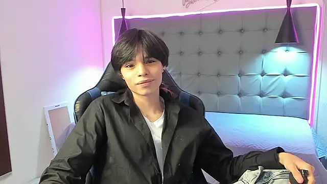 Snapshot of Sylasfrost chatting on February 2026 12:34:01 PM Sylasfrost online show from February 2026 12:34:01 PM