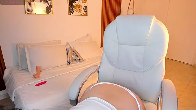 Snapshot of Alaska_deluxe chatting on November 2025 10:36:01 PM Alaska deluxe online show from November 2025 10:36:01 PM