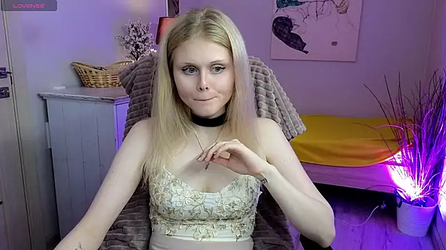 AnoraAmore online show from December 2025 06:01:02 AM