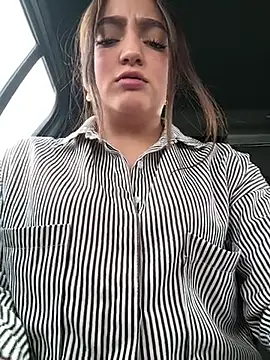 Juanita Rojas online show from November 2025 04:29:02 PM