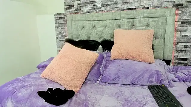 Anny willians online show from November 2025 04:07:02 PM