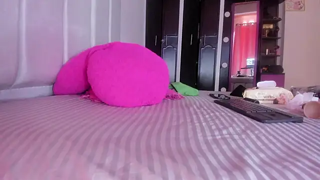 Thaliakim online show from February 2026 05:11:02 PM