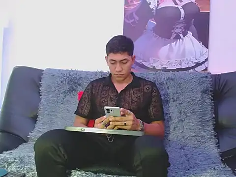 Snapshot of ATLASVANDRAKE chatting on November 2025 08:33:02 PM ATLASVANDRAKE online show from November 2025 08:33:02 PM