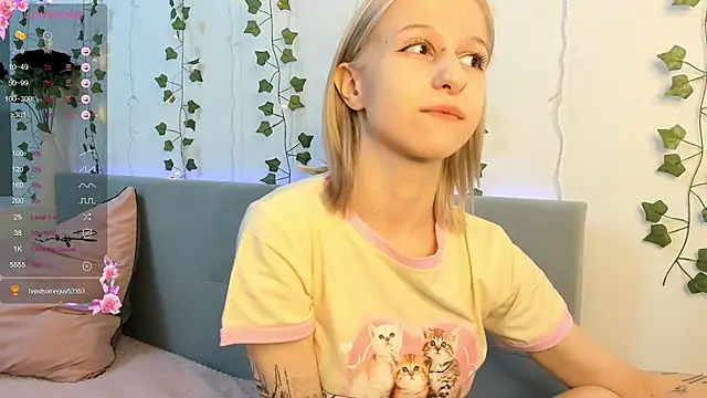 Snapshot of Annyme0w chatting on December 2025 10:35:02 AM Annyme0w online show from December 2025 10:35:02 AM