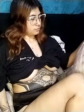 Emmyxxx online show from February 2026 01:09:02 AM