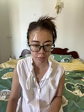 Snapshot of hoop659 chatting on November 2025 06:38:02 AM hoop659 online show from November 2025 06:38:02 AM