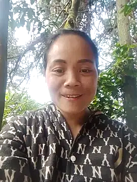 Snapshot of bela-hayes chatting on November 2025 06:12:01 AM bela-hayes online show from November 2025 06:12:01 AM