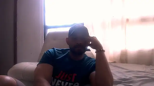 Snapshot of musclehetero chatting on November 2025 03:12:02 PM musclehetero online show from November 2025 03:12:02 PM