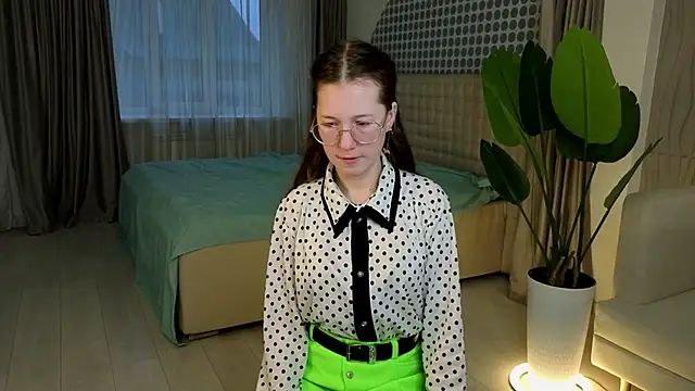 Snapshot of MiraFenech chatting on December 2025 05:26:01 AM MiraFenech online show from December 2025 05:26:01 AM