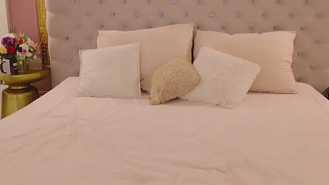 LilyLevine online show from January 2026 05:02:02 AM