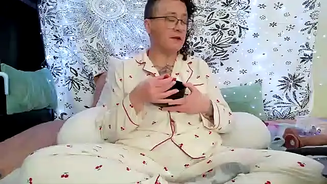 sareberr420 online show from April 2026 03:24:01 PM