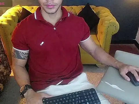 Snapshot of tayler_luke chatting on November 2025 01:19:01 AM tayler luke online show from November 2025 01:19:01 AM